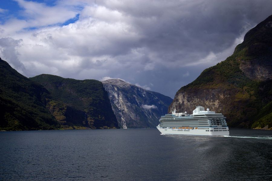 What to Wear on a Cruise: Cruise Dress Code and Outfit Ideas 3 Minarets To Mandalas